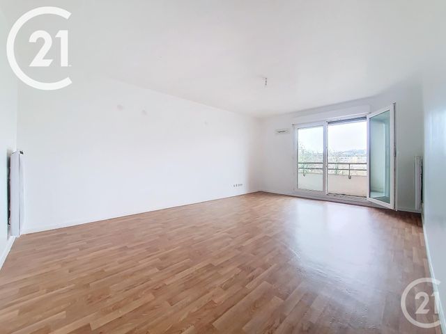 Appartement T3 à louer - 3 pièces - 67,27 m2 - Rouen - 76 - HAUTE-NORMANDIE